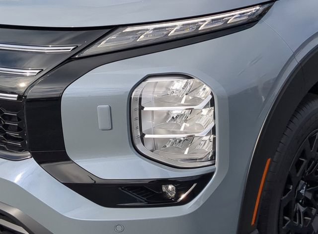 New 2026 Mitsubishi Outlander AWD image 10