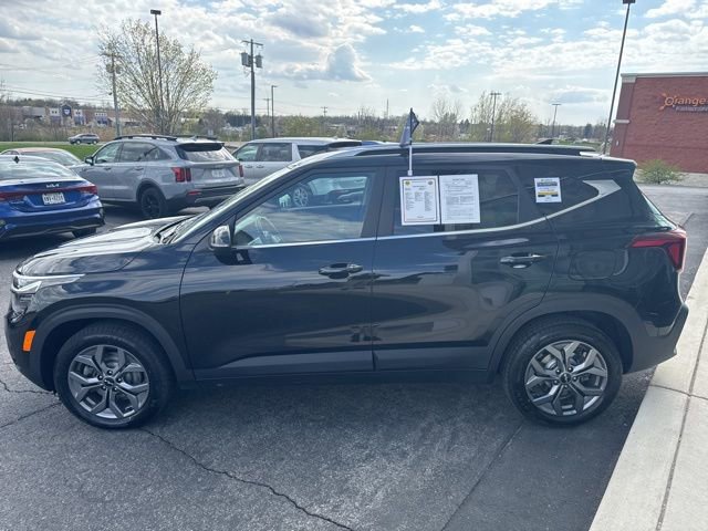 Certified 2024 Kia Seltos S AWD/4WD image 3