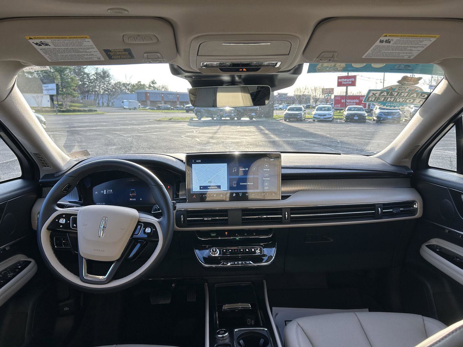 Used 2025 Lincoln Corsair AWD w/ Equipment Group 101A image 25