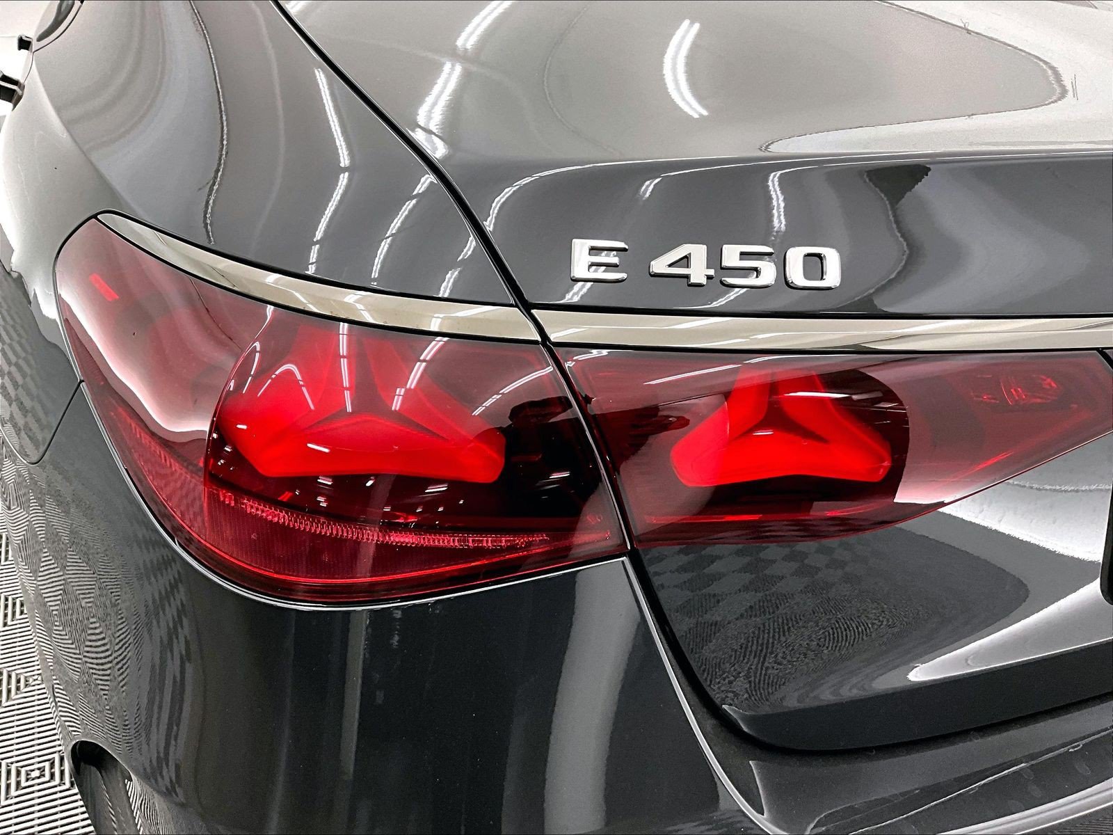 New 2027 Mercedes-Benz E 450 4MATIC Sedan image 12