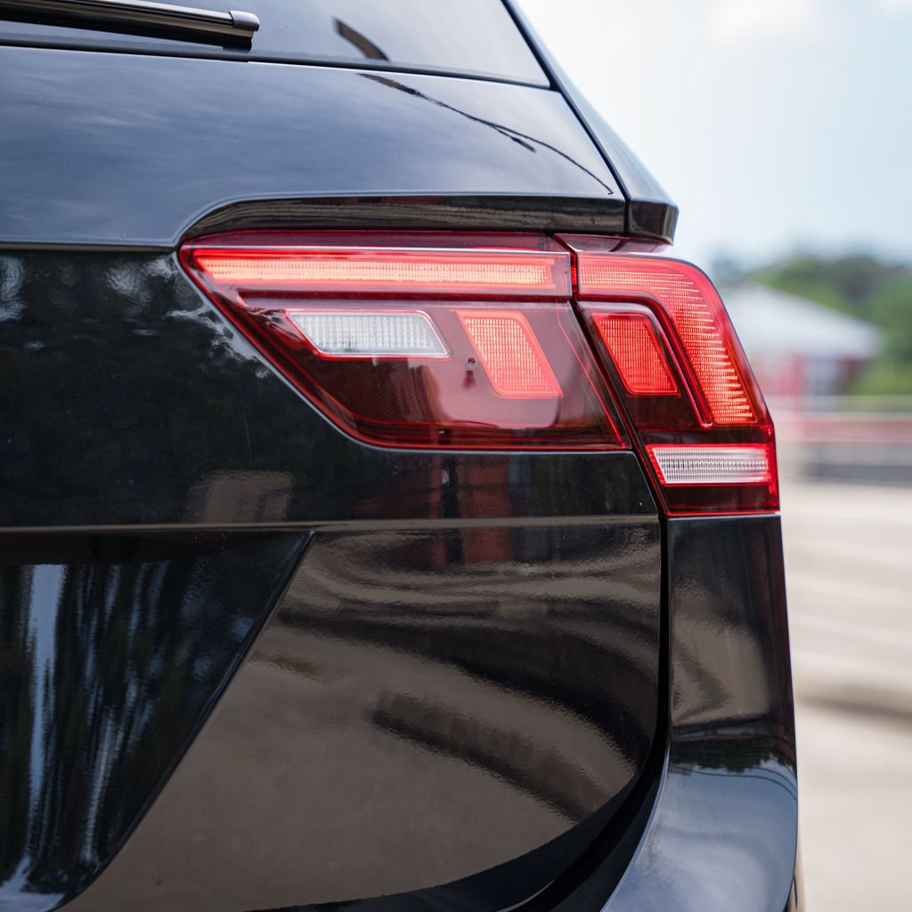 Certified 2023 Volkswagen Tiguan SE FWD image 7