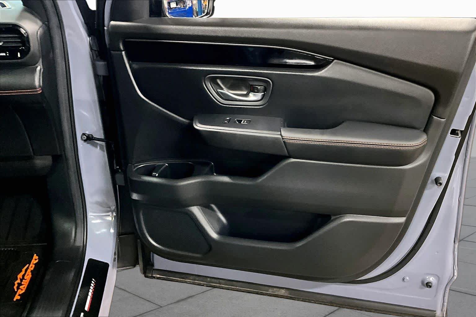 Used 2025 Honda Pilot TrailSport image 22