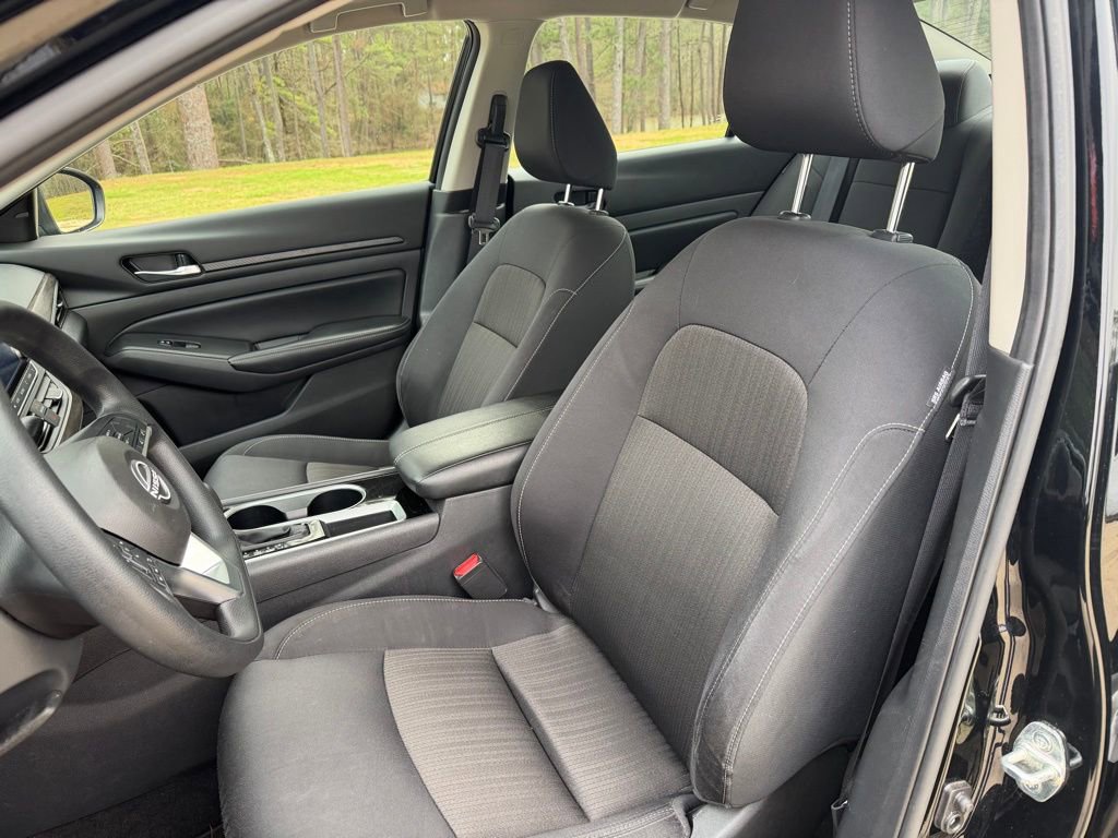 Used 2024 Nissan Altima 2.5 SV image 10