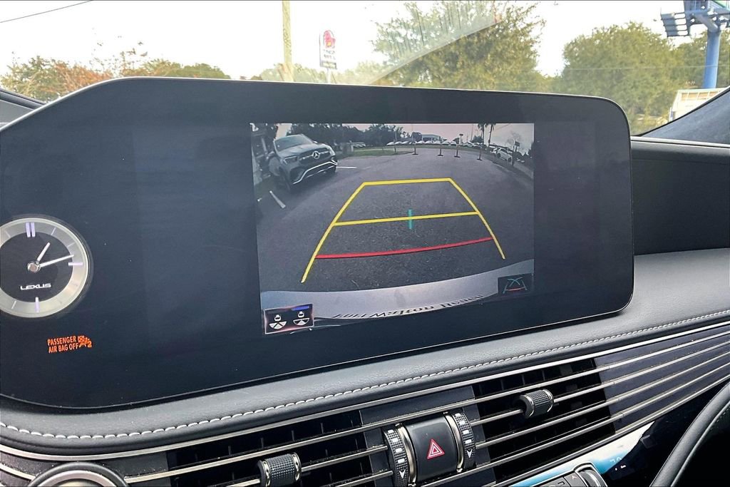 Used 2021 Lexus LS 500 F Sport w/ Accessory Package (Z2) image 13