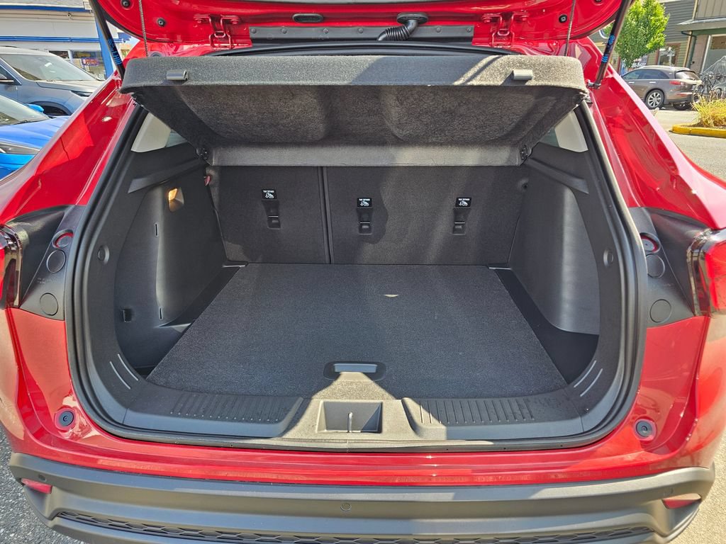 New 2026 Chevrolet Trax LT w/ Sunroof Package FWD image 12