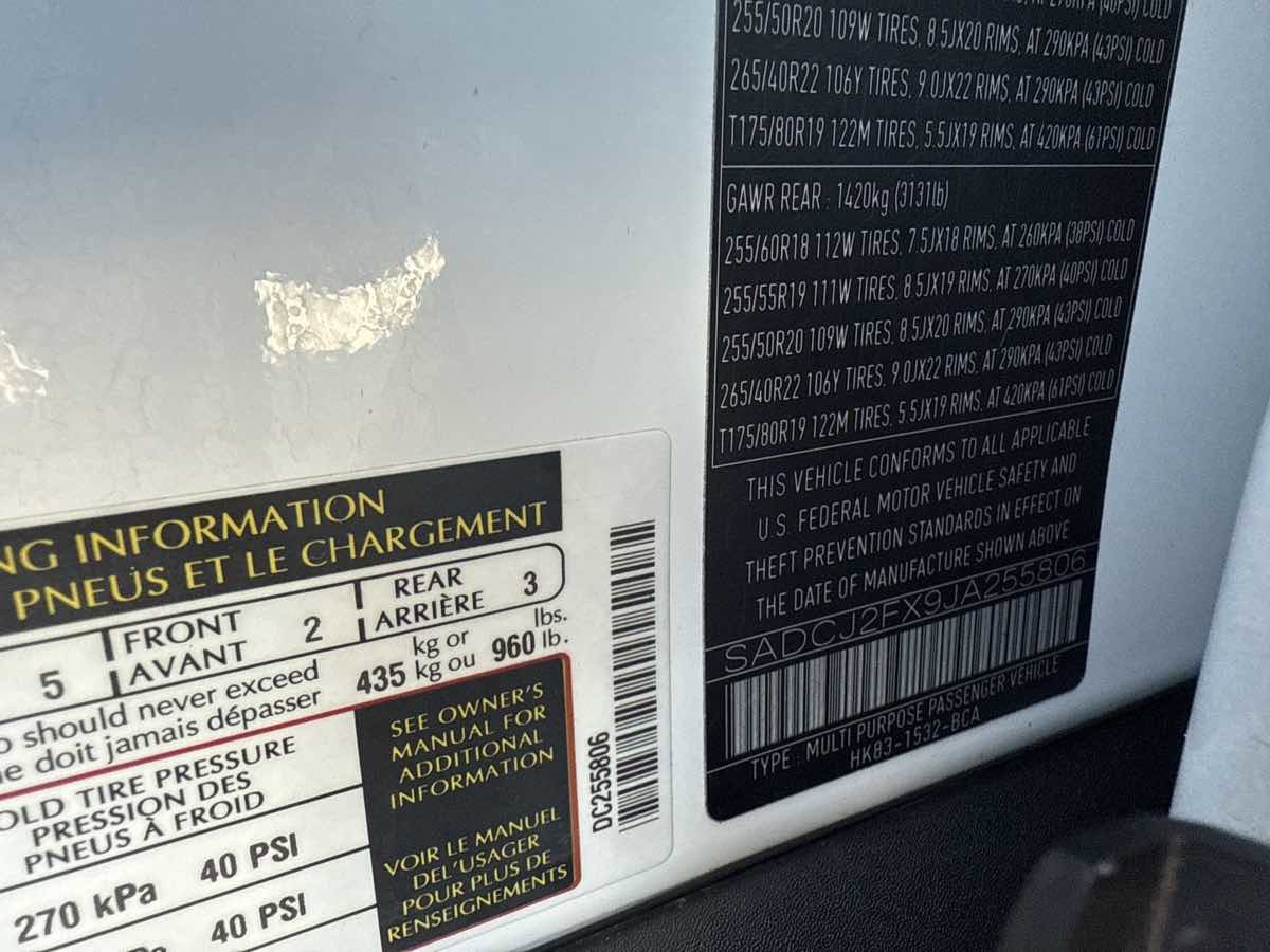 Used 2018 Jaguar F-PACE Premium image 25