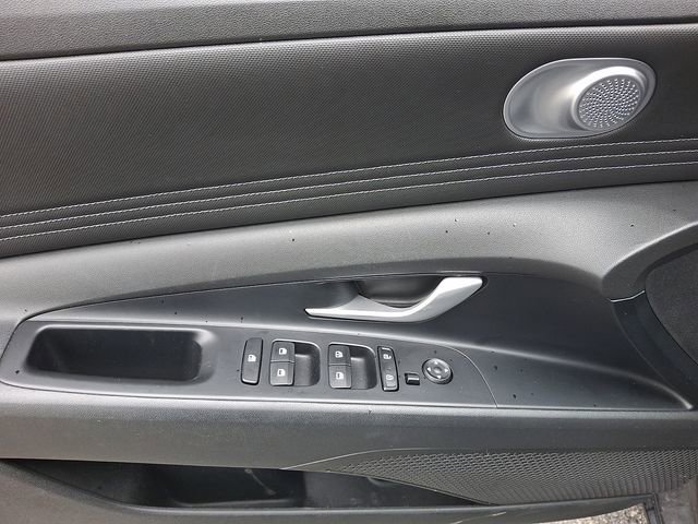 Used 2022 Hyundai Elantra SEL w/ Convenience Package image 12