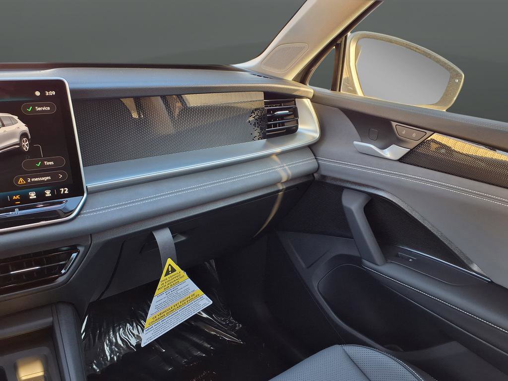 New 2026 Volkswagen Tiguan SE image 18