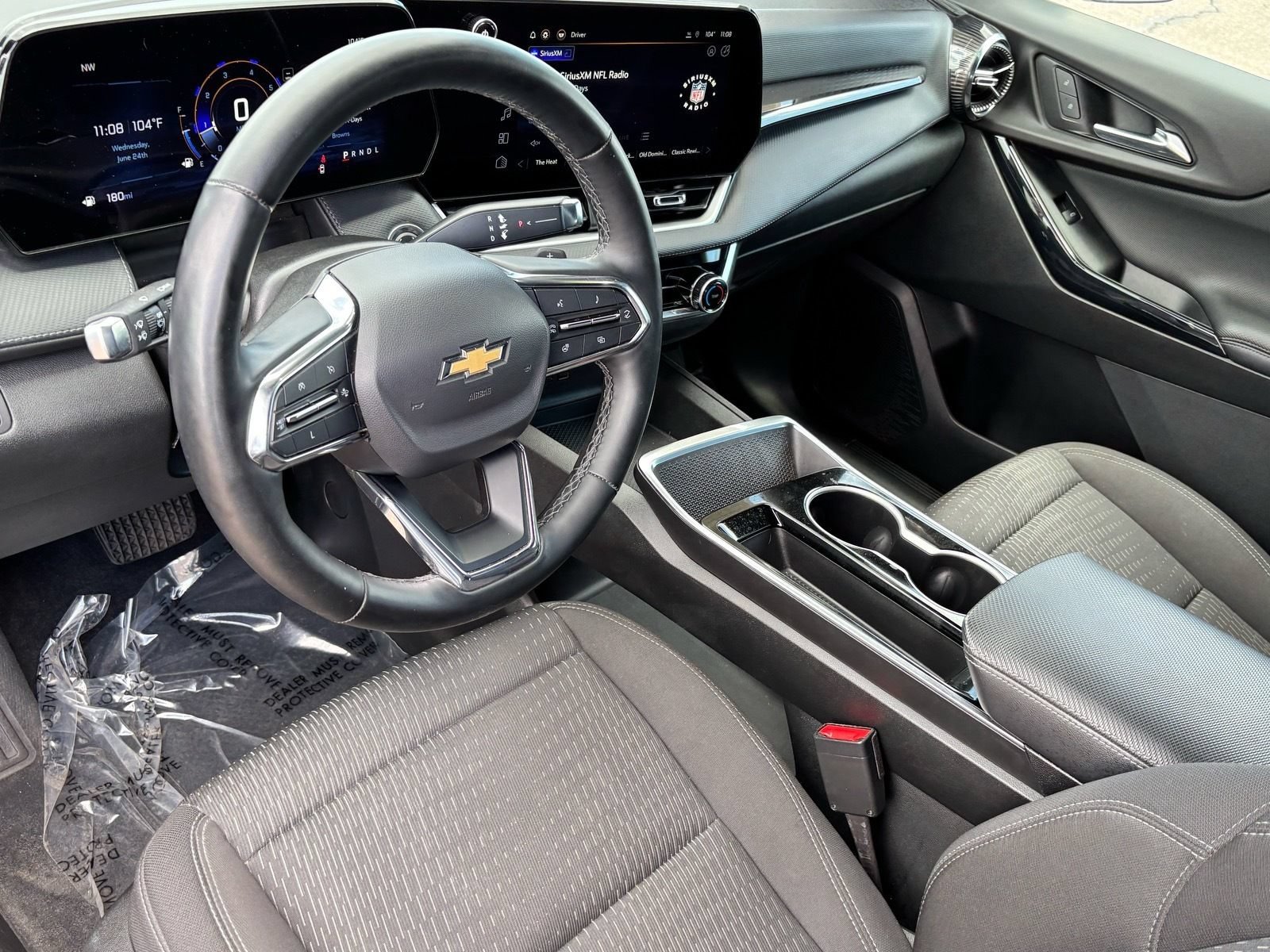 Used 2025 Chevrolet Equinox LT FWD image 16