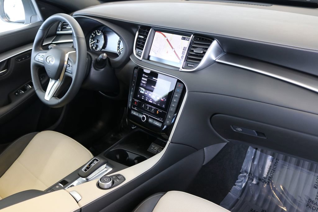 Certified 2025 INFINITI QX55 Essential image 43