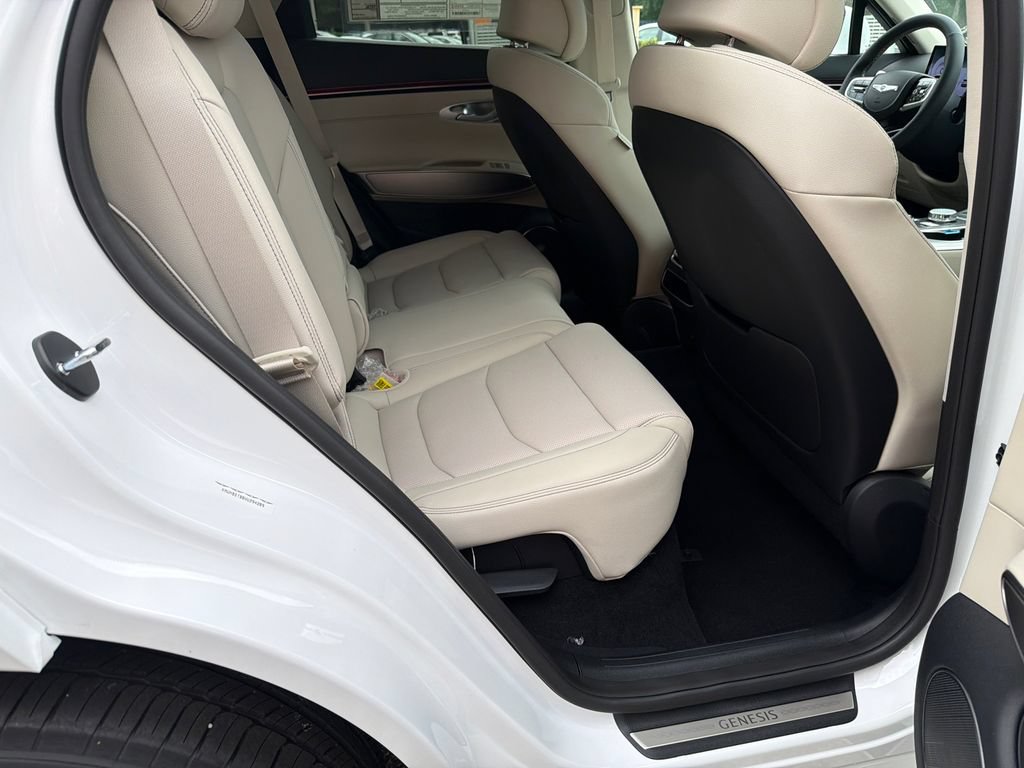 New 2027 Genesis GV70 2.5T Select AWD/4WD image 15