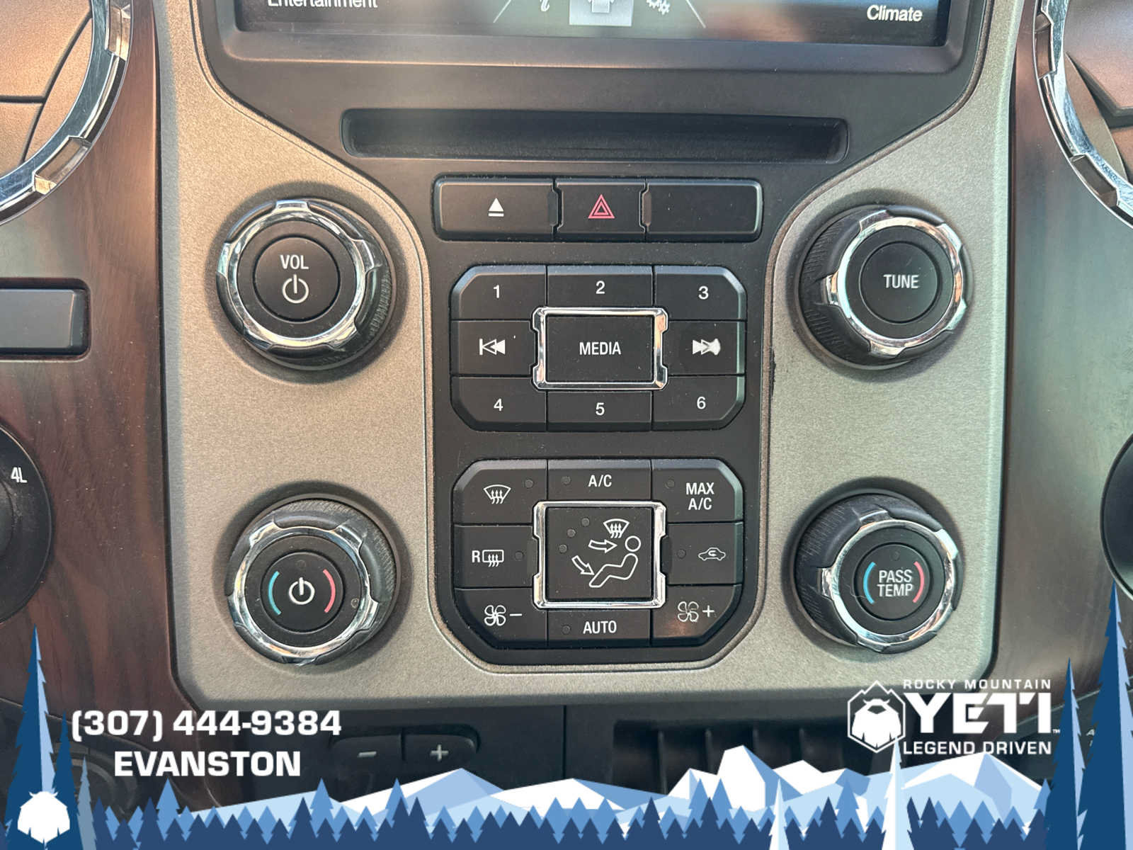 Used 2016 Ford F350 Lariat w/ FX4 4x4 Off Road Package image 30