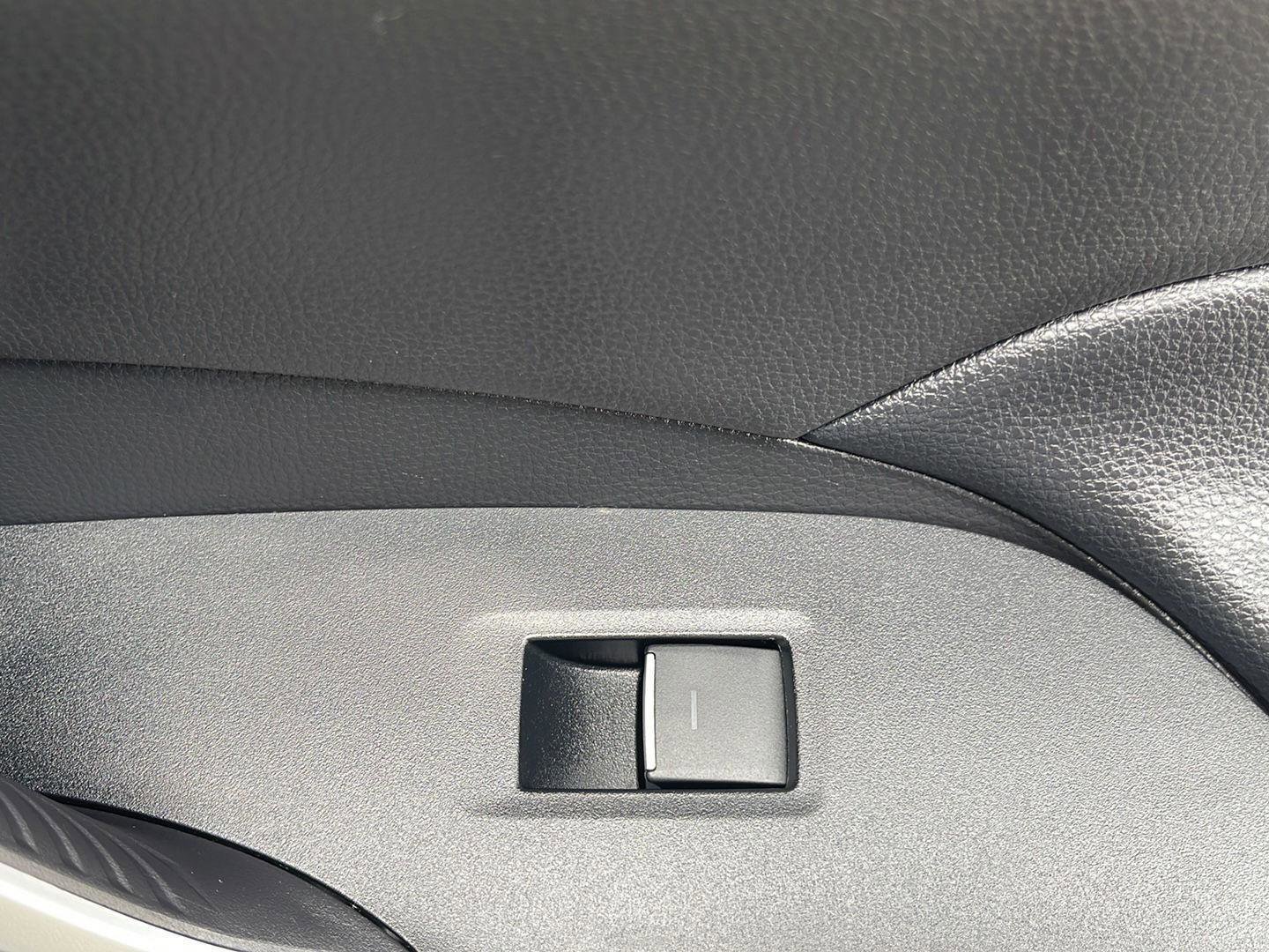 Used 2025 Toyota RAV4 XLE AWD/4WD image 20