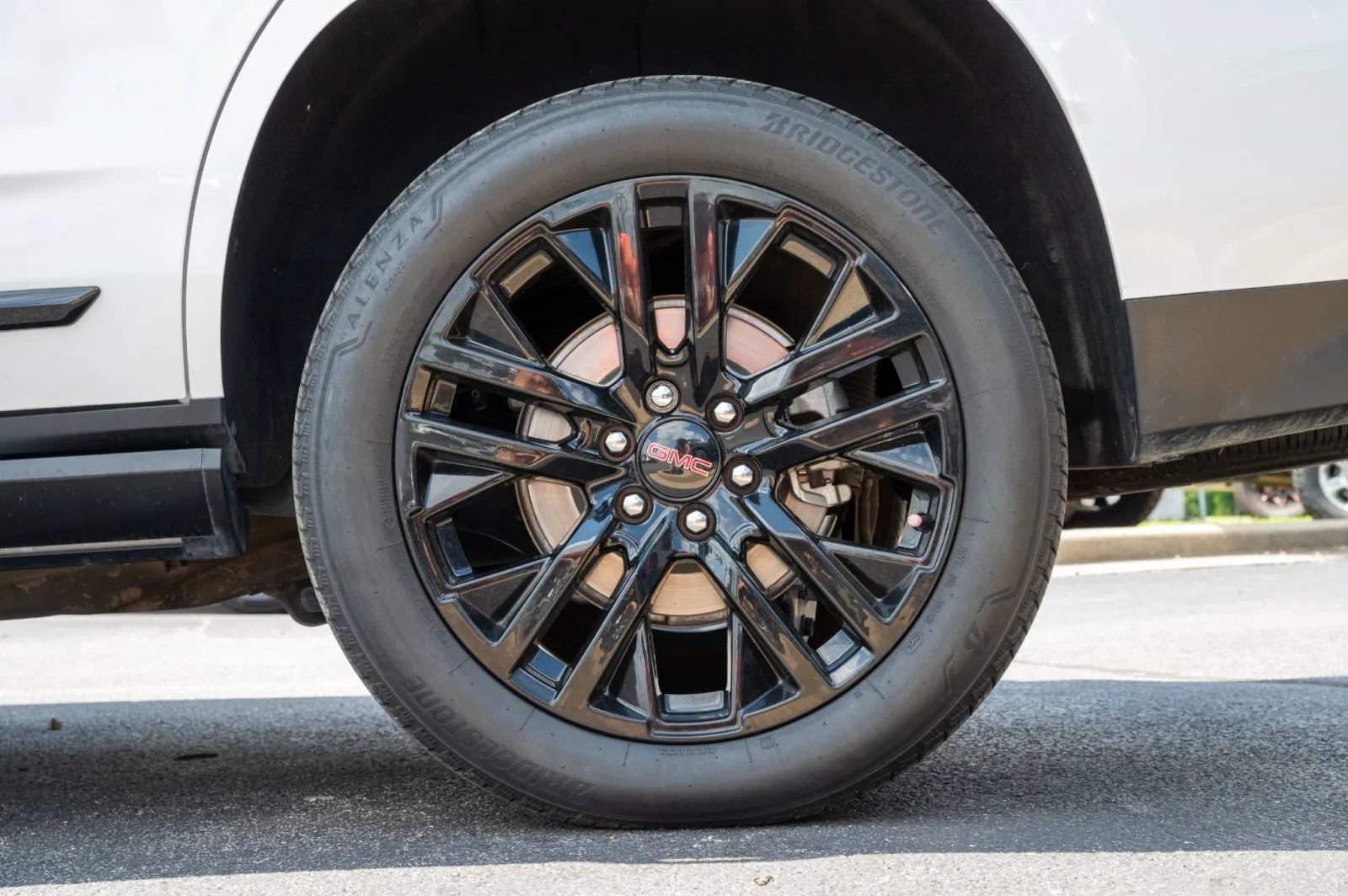 Used 2024 GMC Yukon Denali w/ Denali Reserve Package AWD/4WD image 15