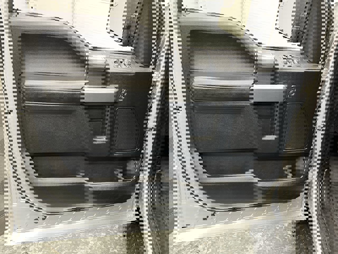 Used 2016 Ford F150 XLT w/ Equipment Group 302A Luxury image 8