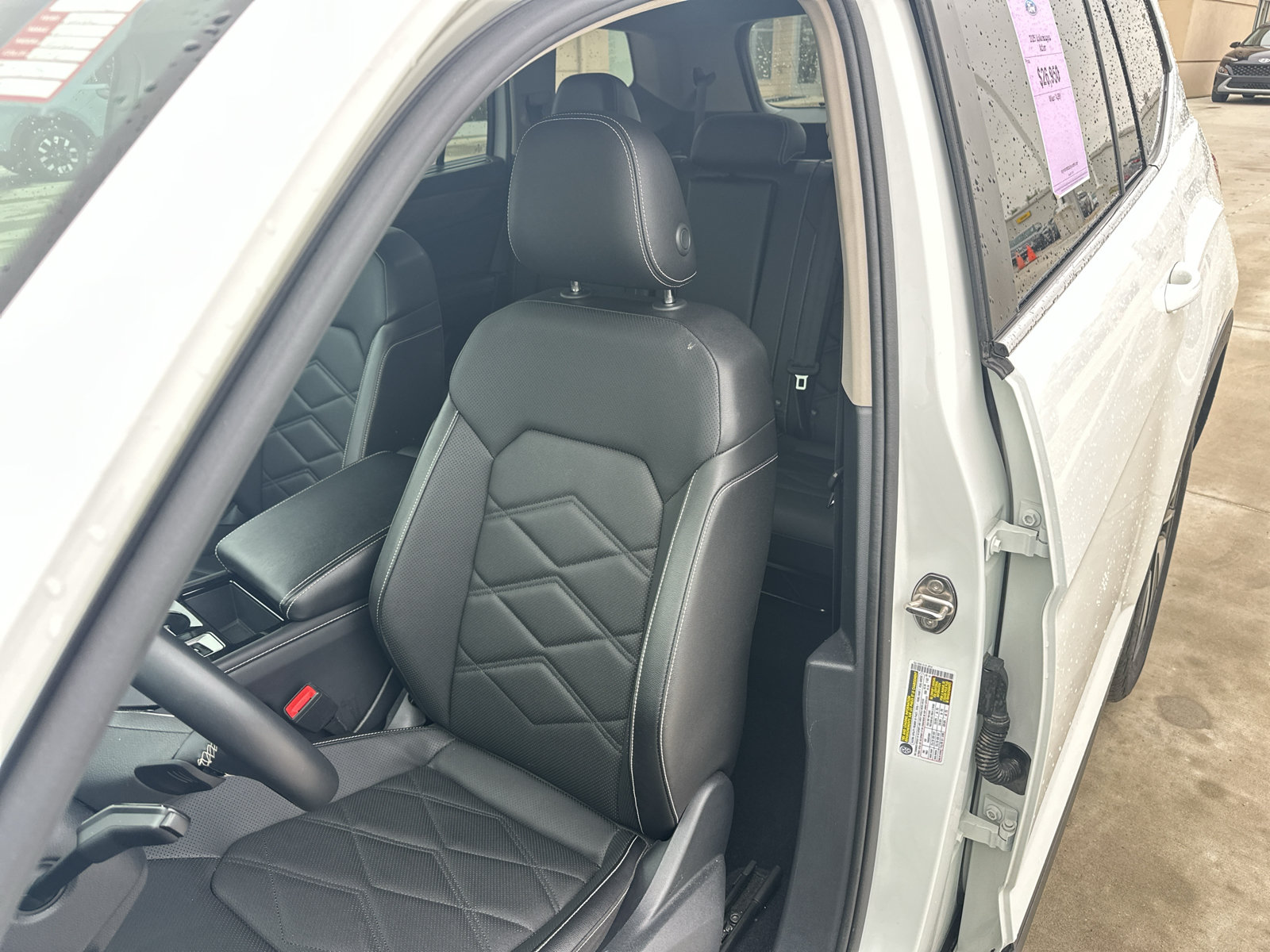 Used 2025 Volkswagen Atlas SE AWD/4WD image 25