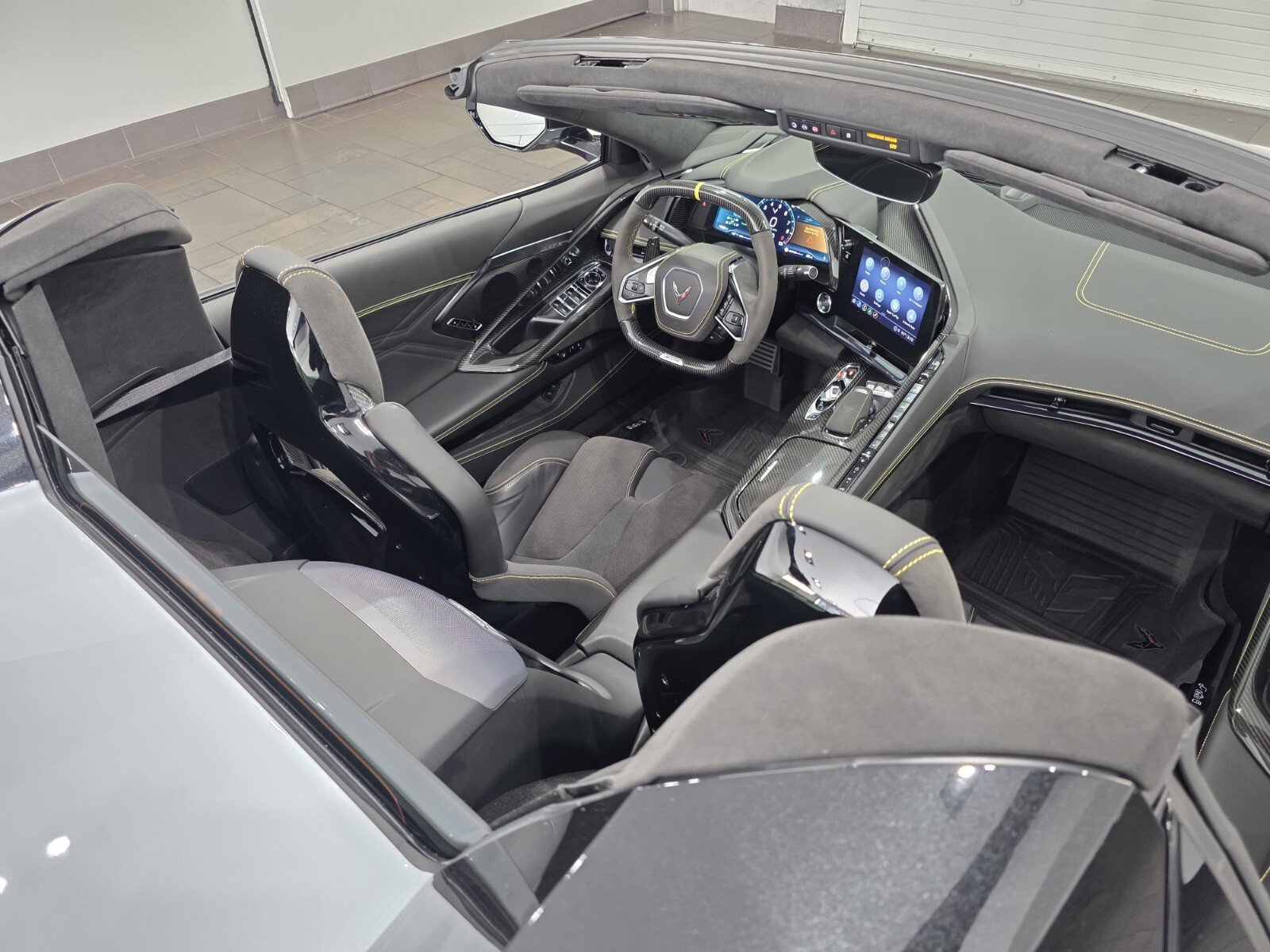 Used 2023 Chevrolet Corvette Z06 w/ Z07 Performance Package RWD image 28