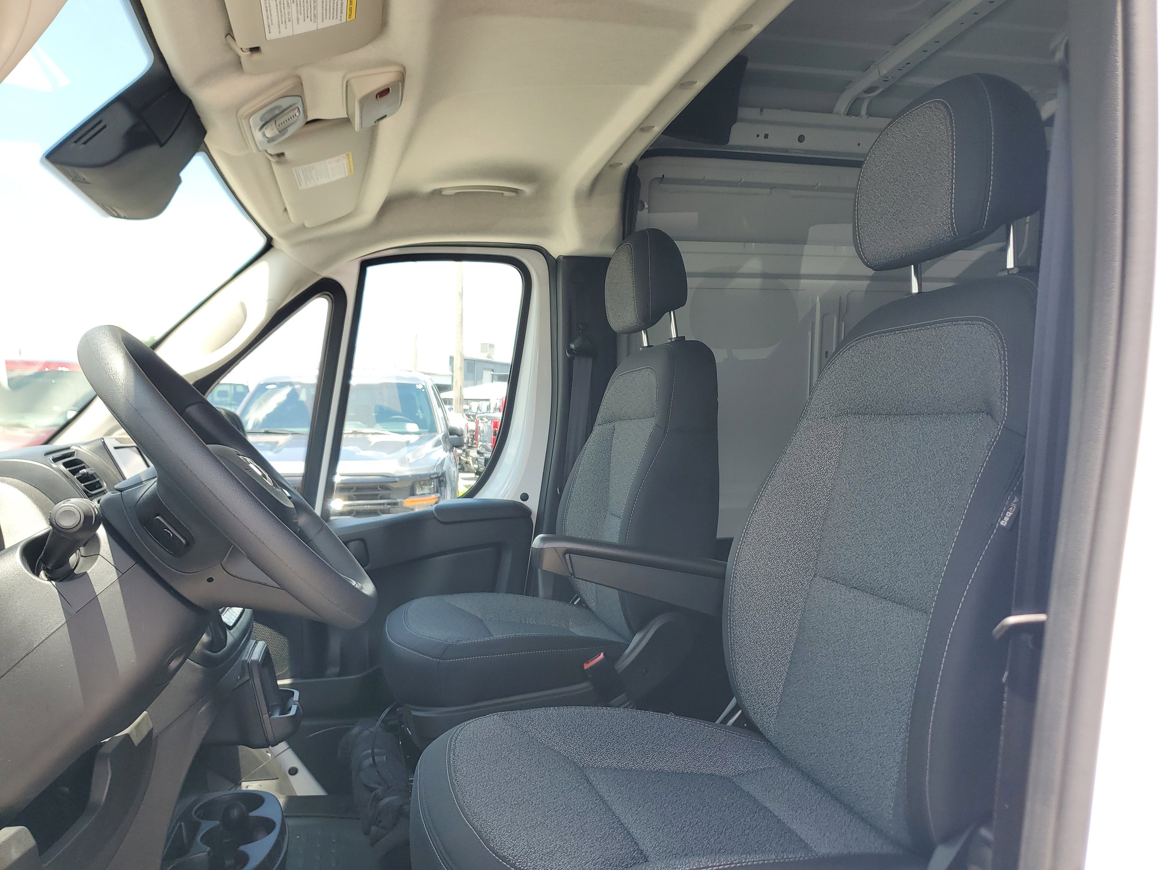 Used 2025 RAM ProMaster 2500 FWD image 11