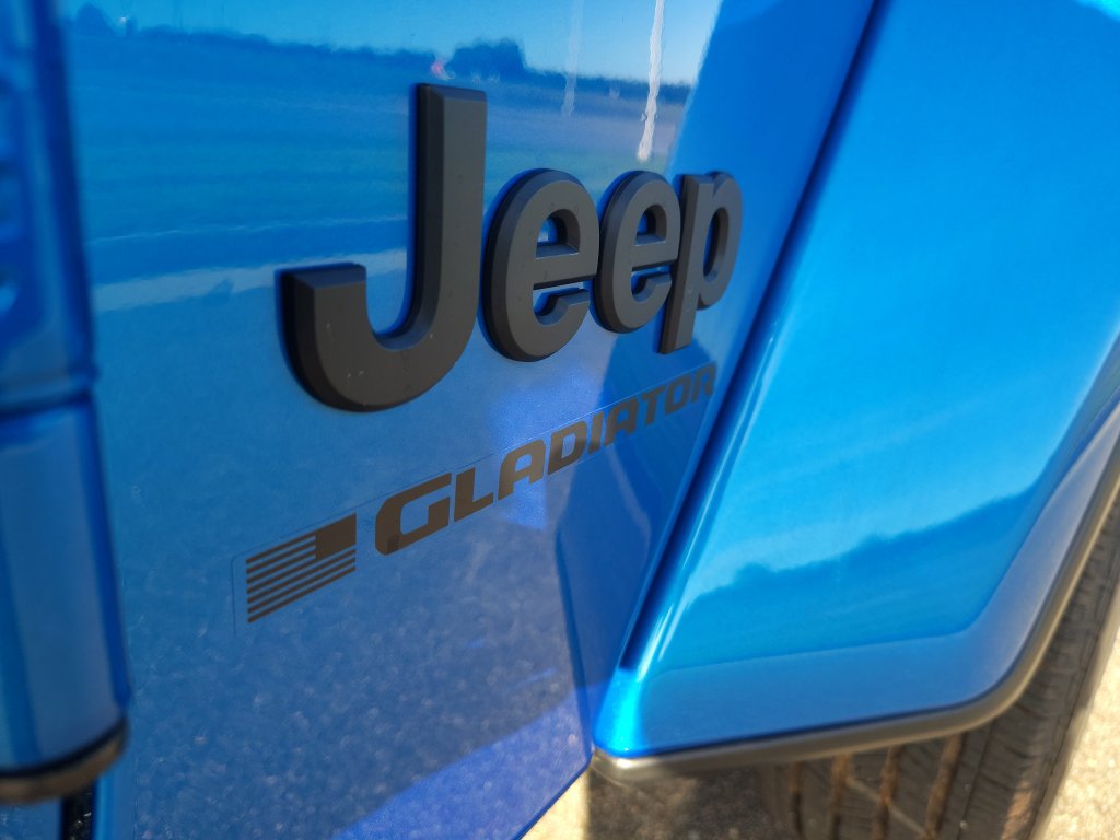 New 2025 Jeep Gladiator Sport w/ Premium Package AWD/4WD image 9