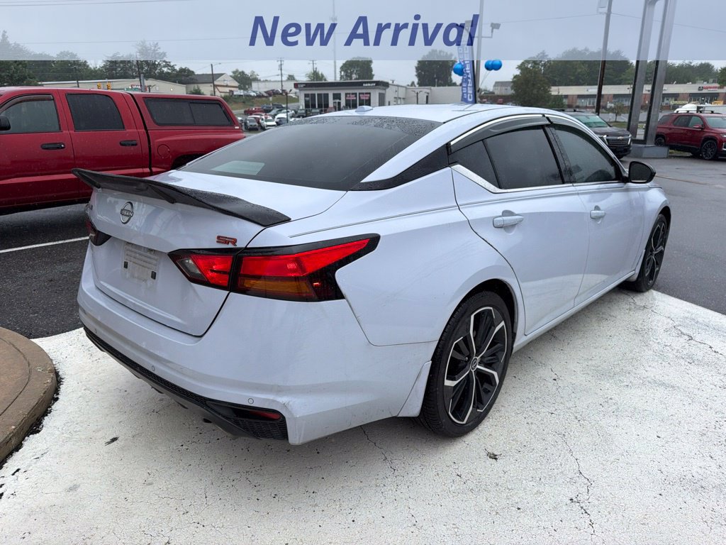 Used 2025 Nissan Altima 2.5 SR FWD image 9