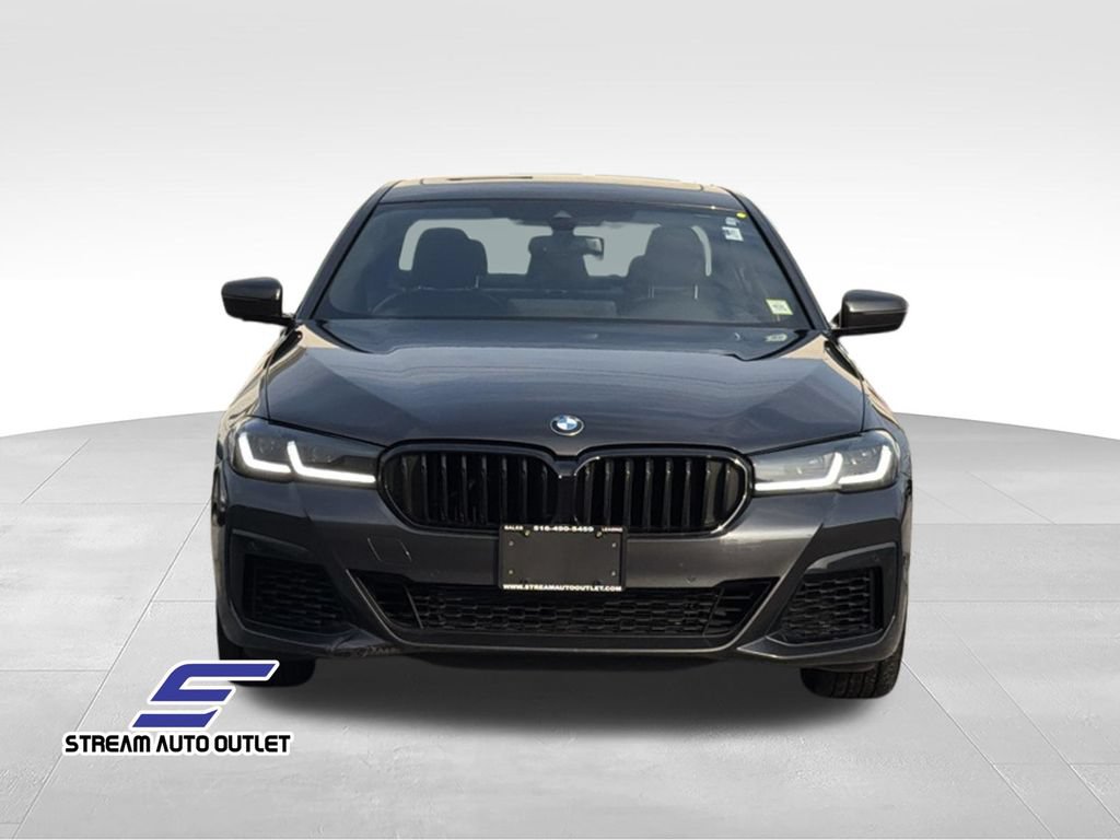 Used 2023 BMW 540i xDrive w/ M Sport Package AWD/4WD image 2