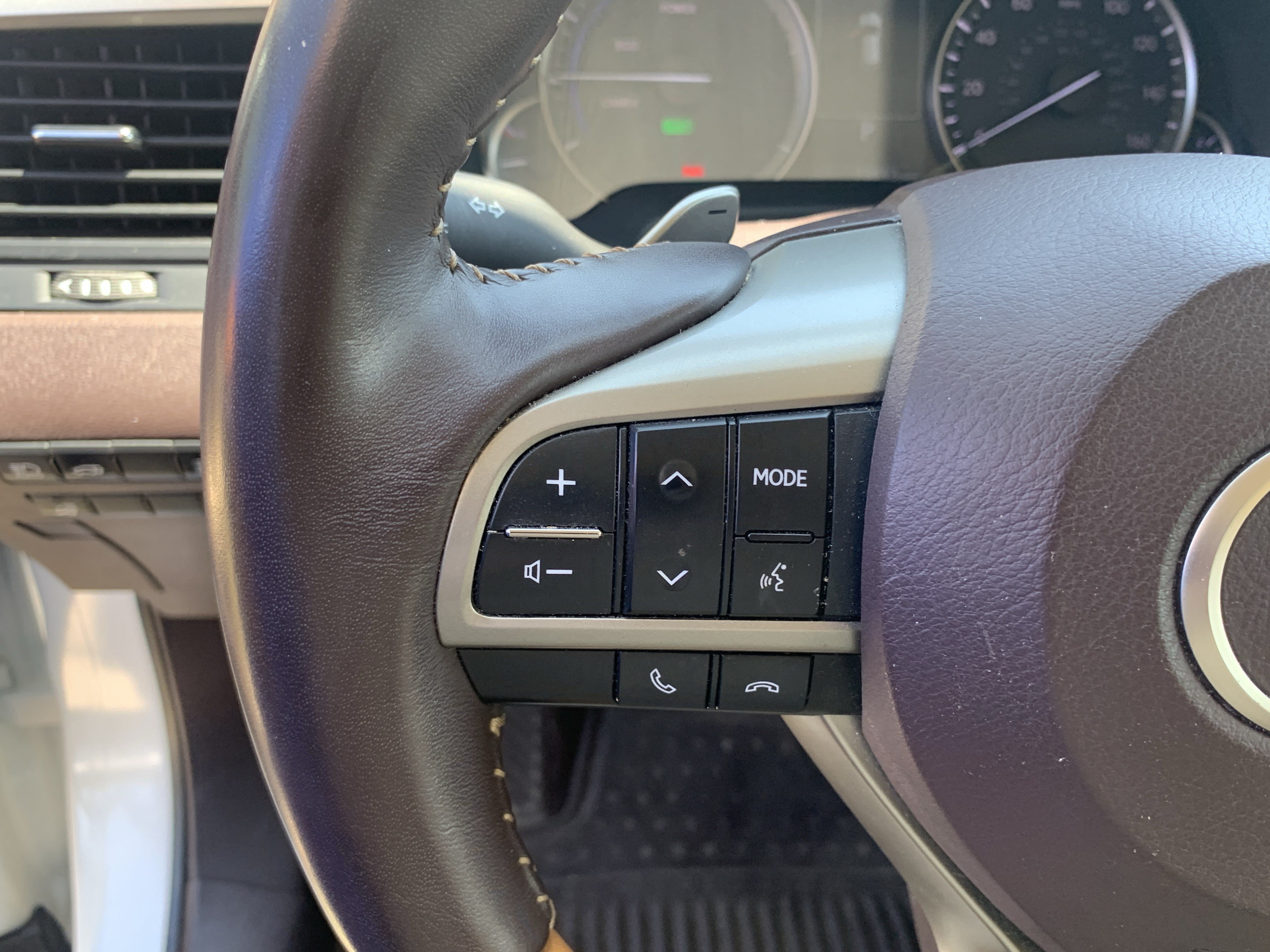 Certified 2020 Lexus RX 450h AWD w/ Premium Package image 19