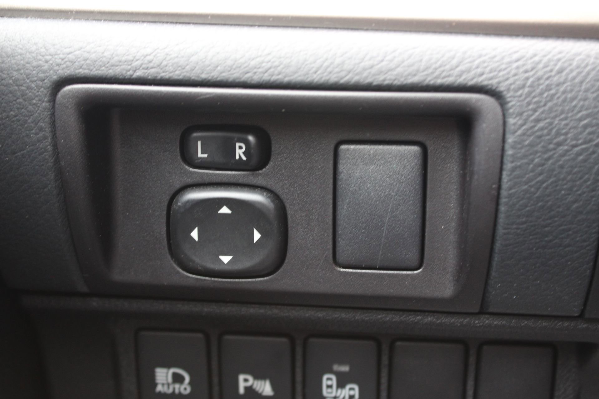 Used 2017 Lexus ES 350 w/ Luxury Package image 30