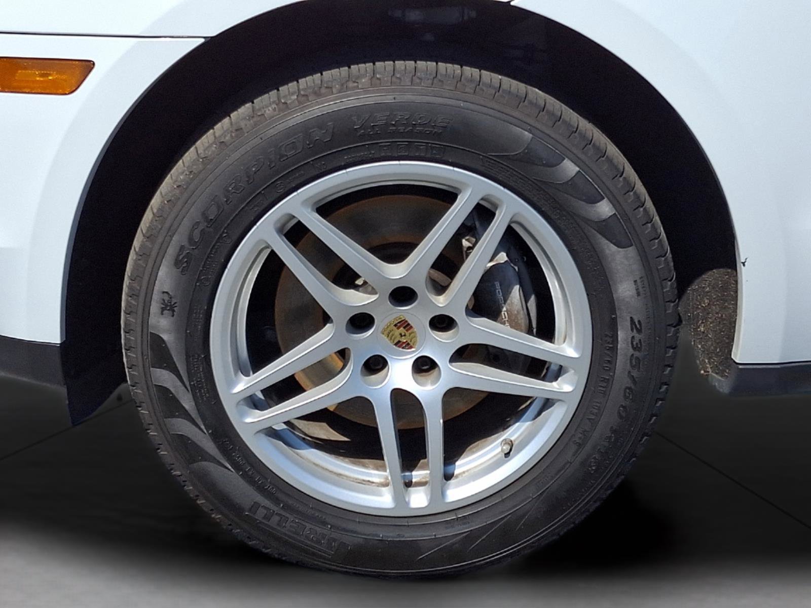 Used 2019 Porsche Macan AWD/4WD image 27