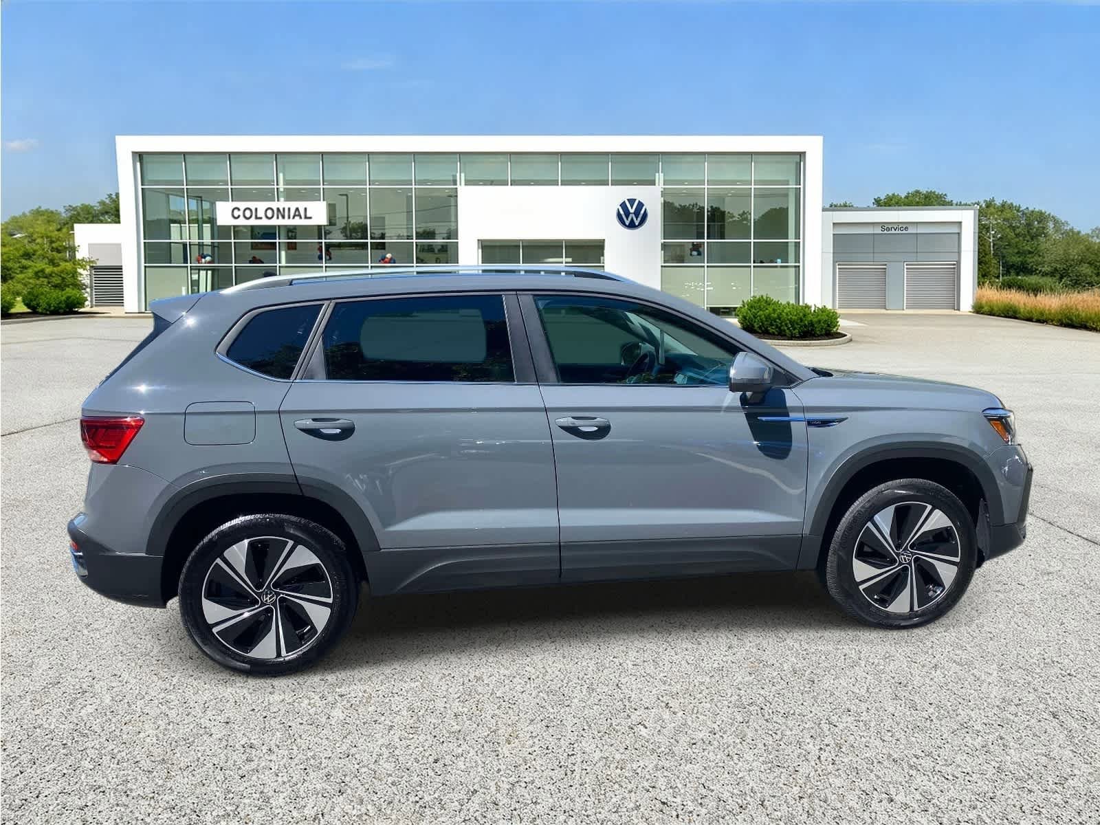 Certified 2024 Volkswagen Taos SE w/ Panoramic Sunroof Package AWD/4WD image 6