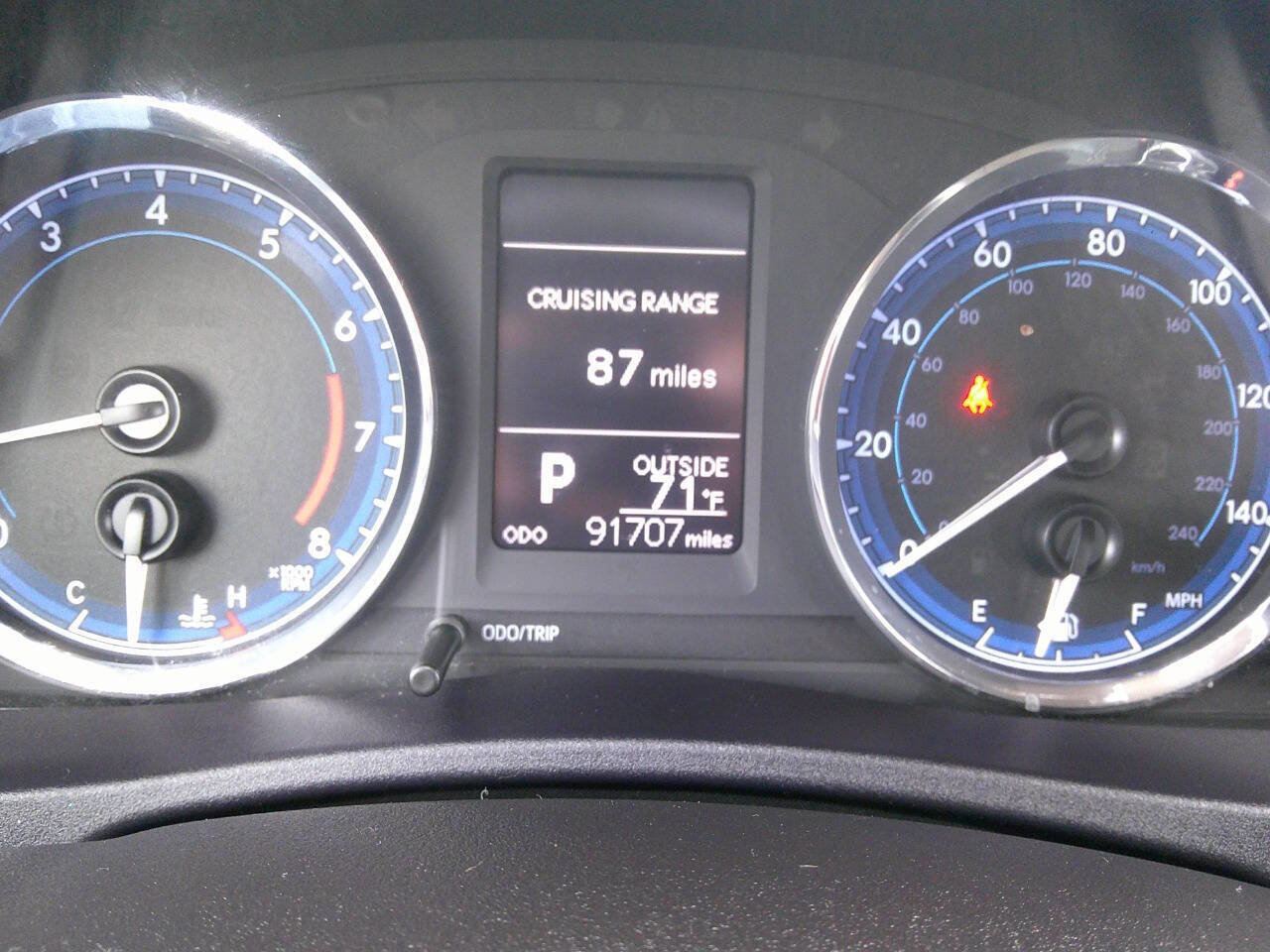 Used 2017 Toyota Corolla LE w/ Carpet Mat Package (TMS) image 12