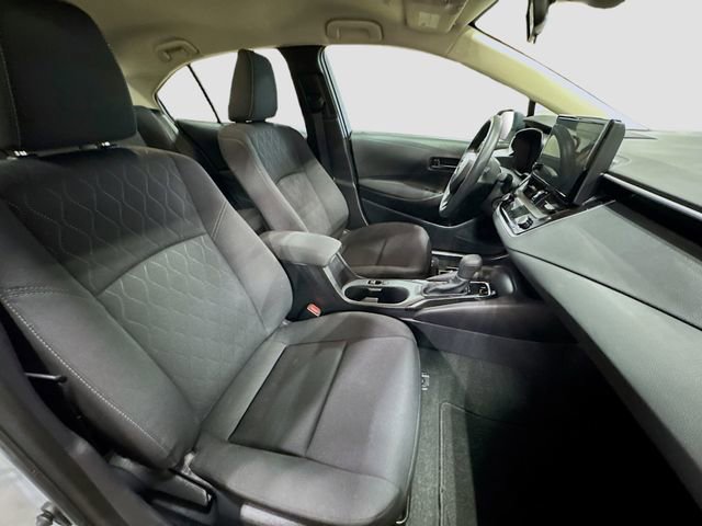 Used 2025 Toyota Corolla LE image 29