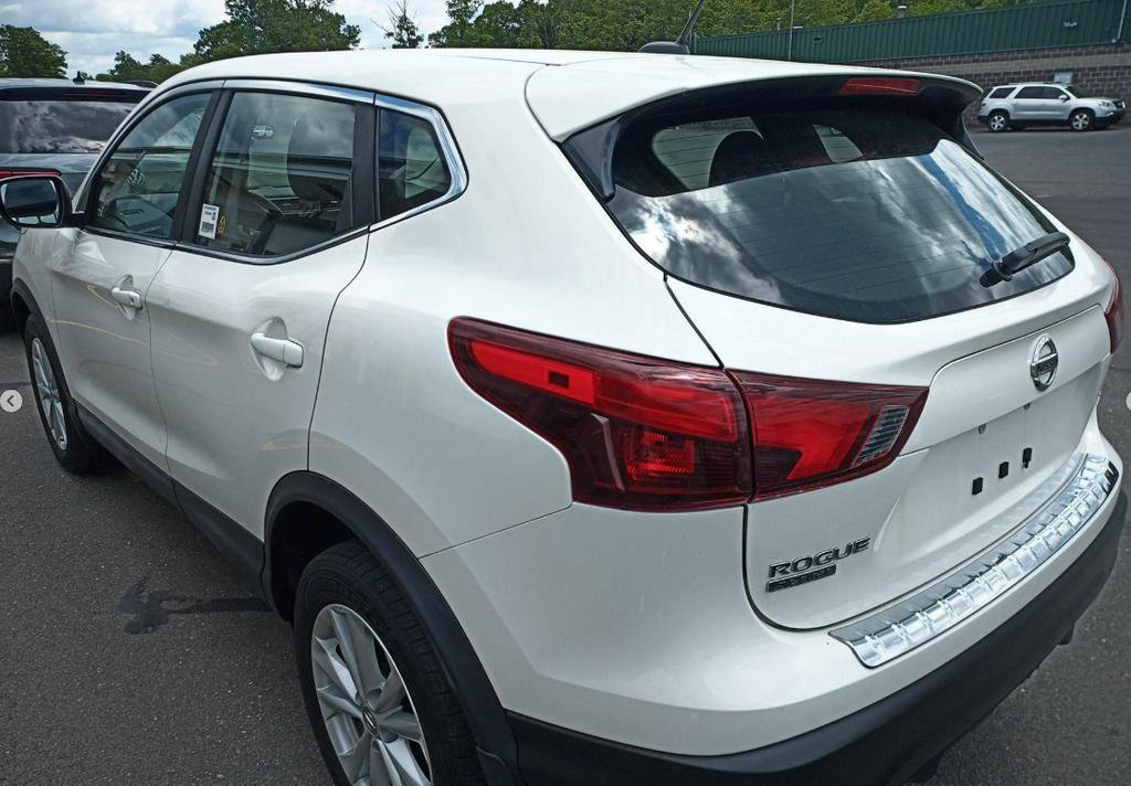 Used 2017 Nissan Rogue Sport S w/ S Appearance Package AWD/4WD image 2