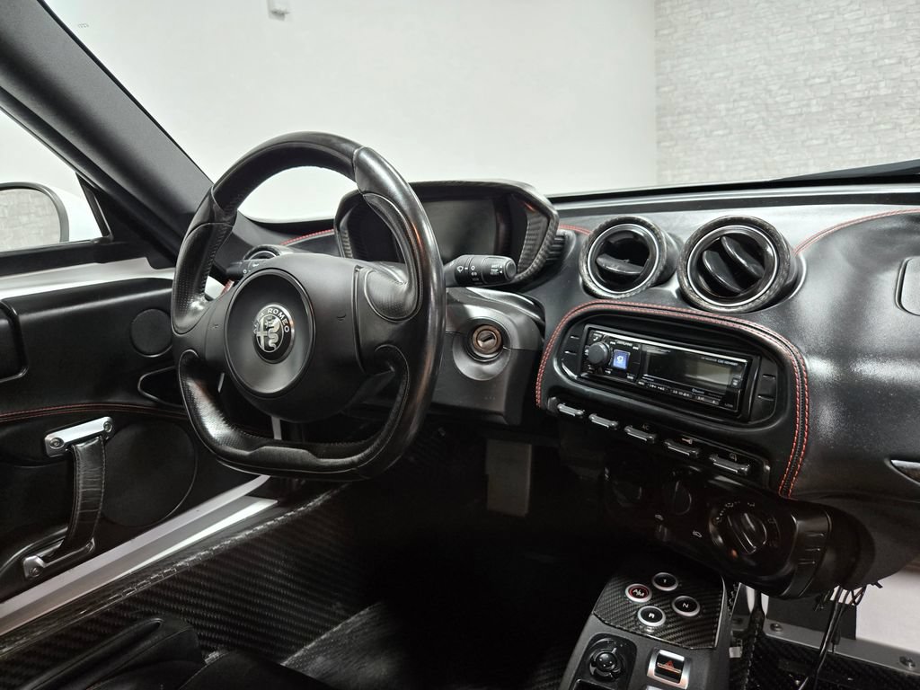 Used 2018 Alfa Romeo 4C Spider RWD image 48