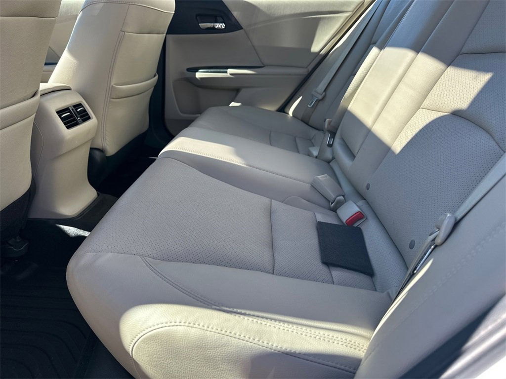 Used 2015 Honda Accord EX-L image 21