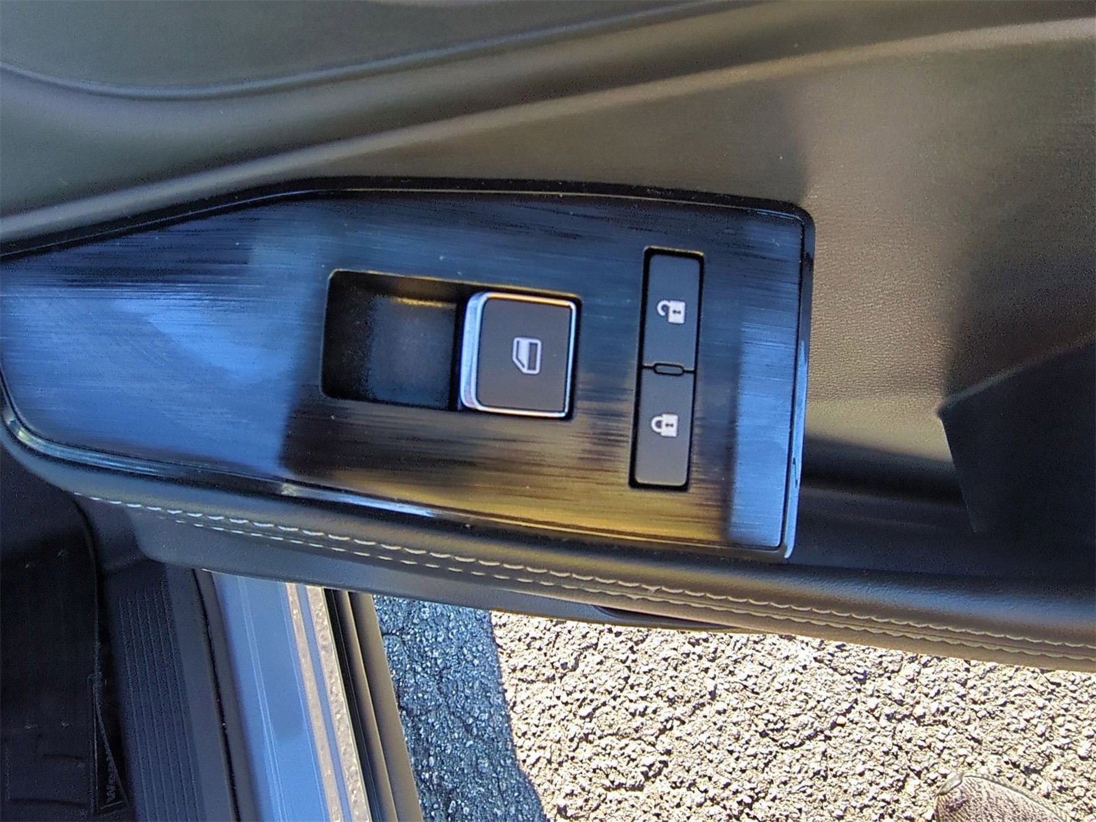 Used 2024 Nissan Rogue SL w/ SL Premium Package image 29