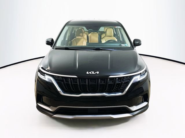 Used 2022 Kia Carnival EX FWD image 2