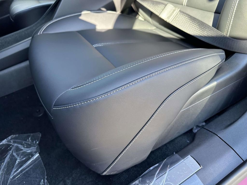 New 2025 Cadillac Optiq Sport 1 image 15