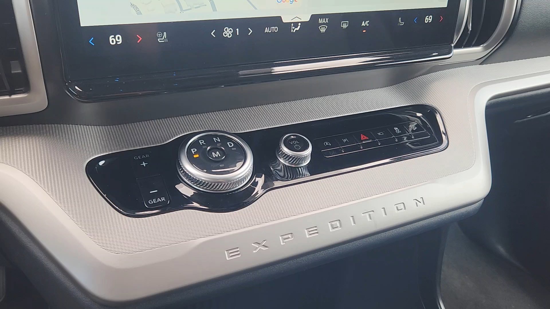 Certified 2025 Ford Expedition Active AWD/4WD image 15