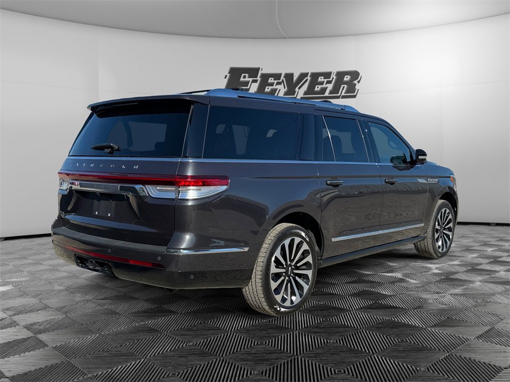 Used 2024 Lincoln Navigator L Reserve image 7