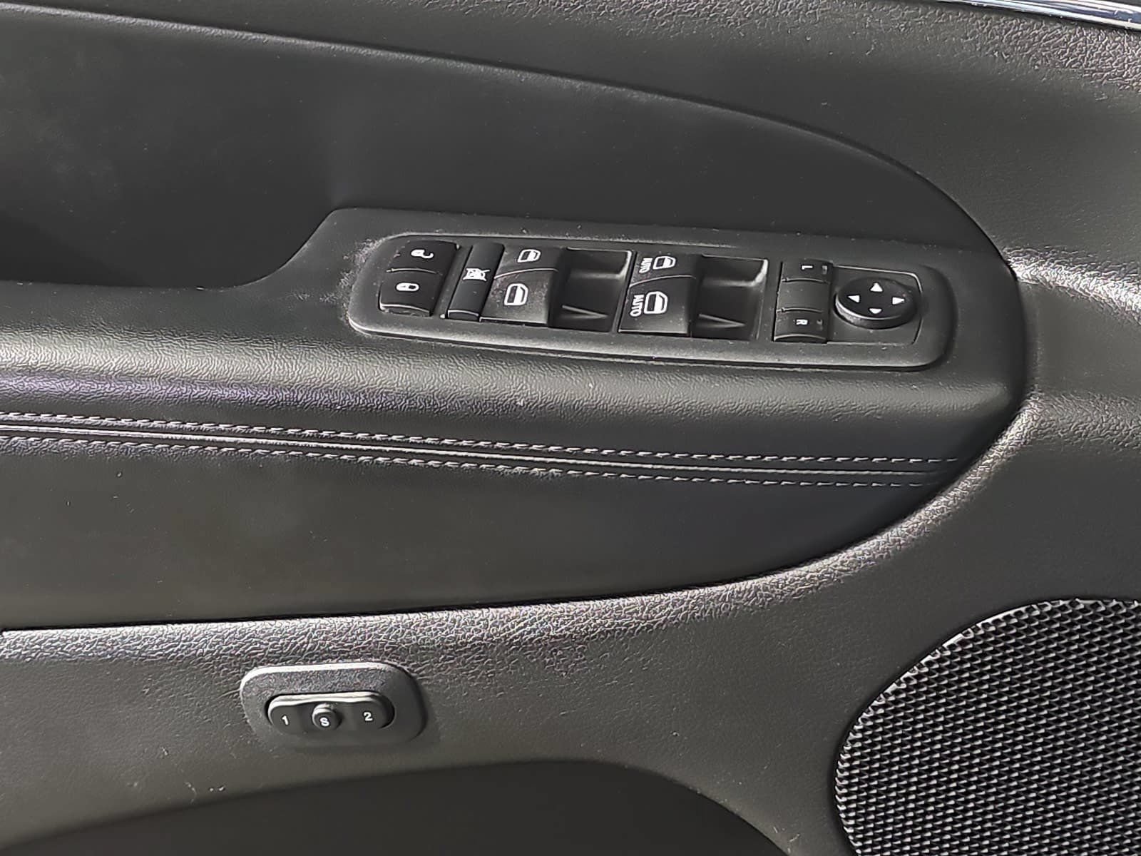 Used 2020 Jeep Grand Cherokee Limited AWD/4WD image 25