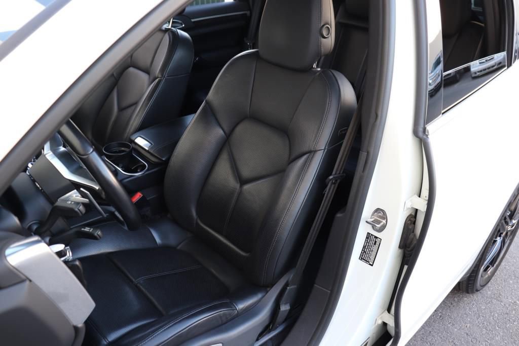 Used 2018 Porsche Cayenne S image 18