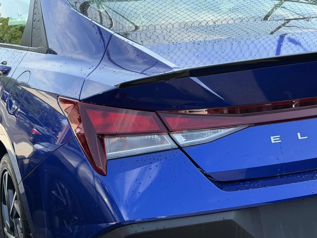 Certified 2025 Hyundai Elantra Sport FWD image 11