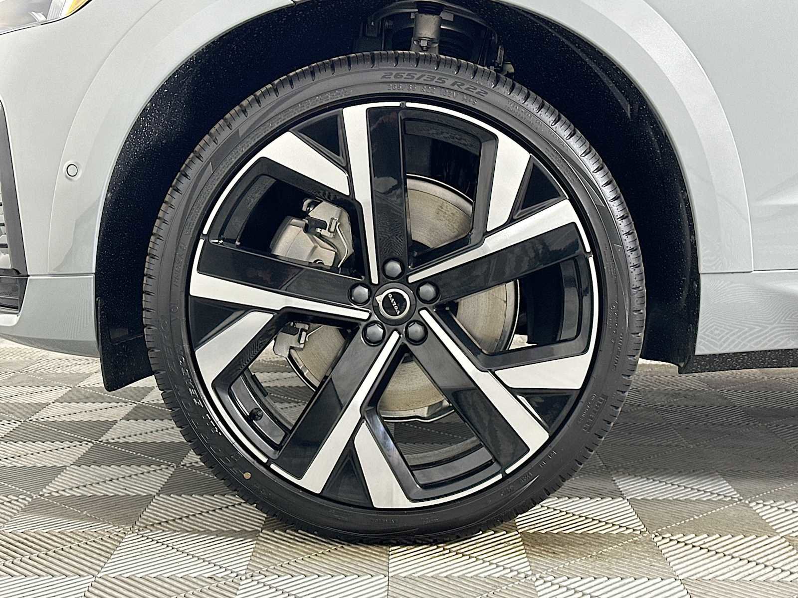 New 2026 Volvo XC60 T8 Ultra w/ Protection Package image 28