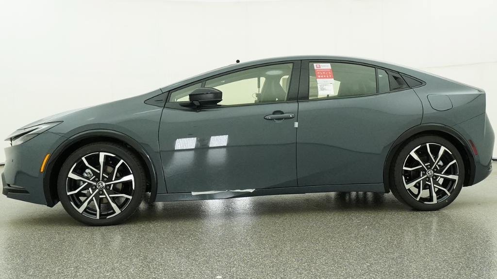 New 2026 Toyota Prius Plug-In Hybrid FWD image 21