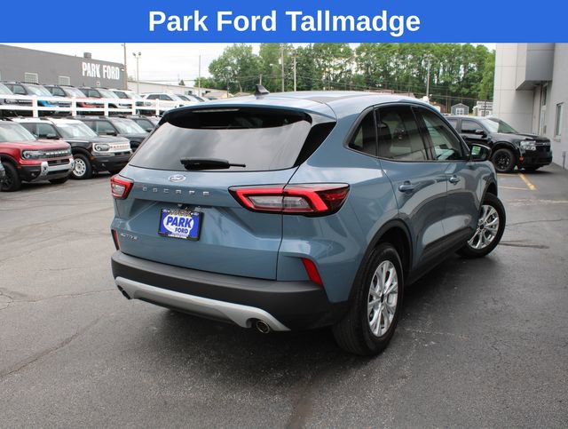 Used 2025 Ford Escape Active w/ Cold Weather Package FWD image 5