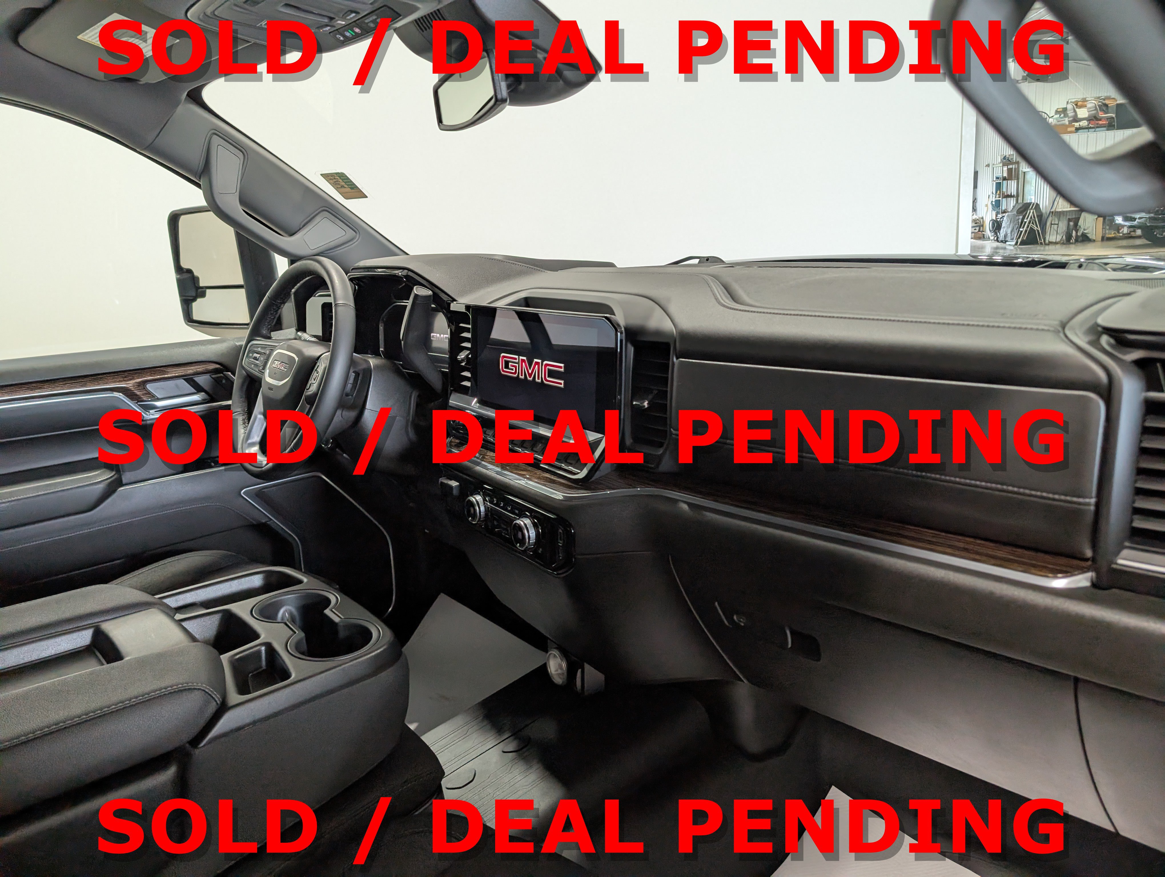 Used 2024 GMC Sierra 1500 SLE w/ Preferred Package AWD/4WD image 18