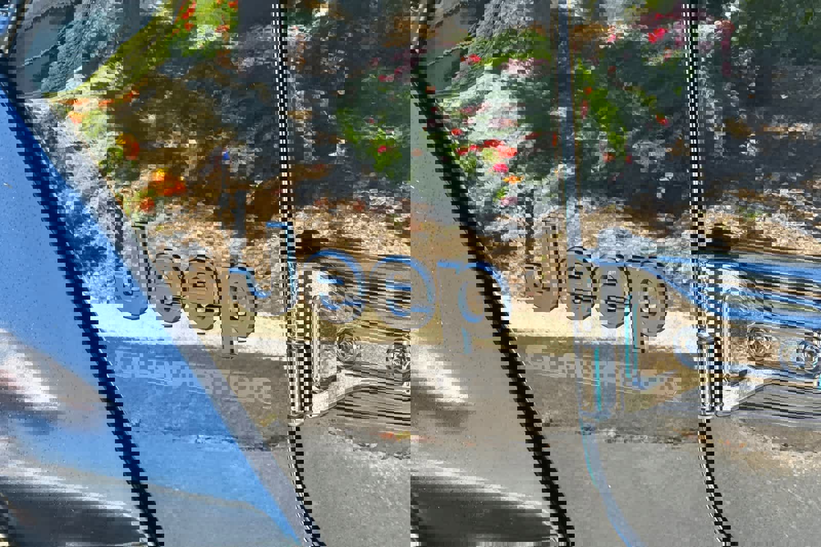 Used 2022 Jeep Gladiator Sport image 32