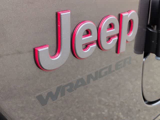 Used 2024 Jeep Wrangler Unlimited Rubicon w/ XTREMEE 35" Tire Package AWD/4WD image 12