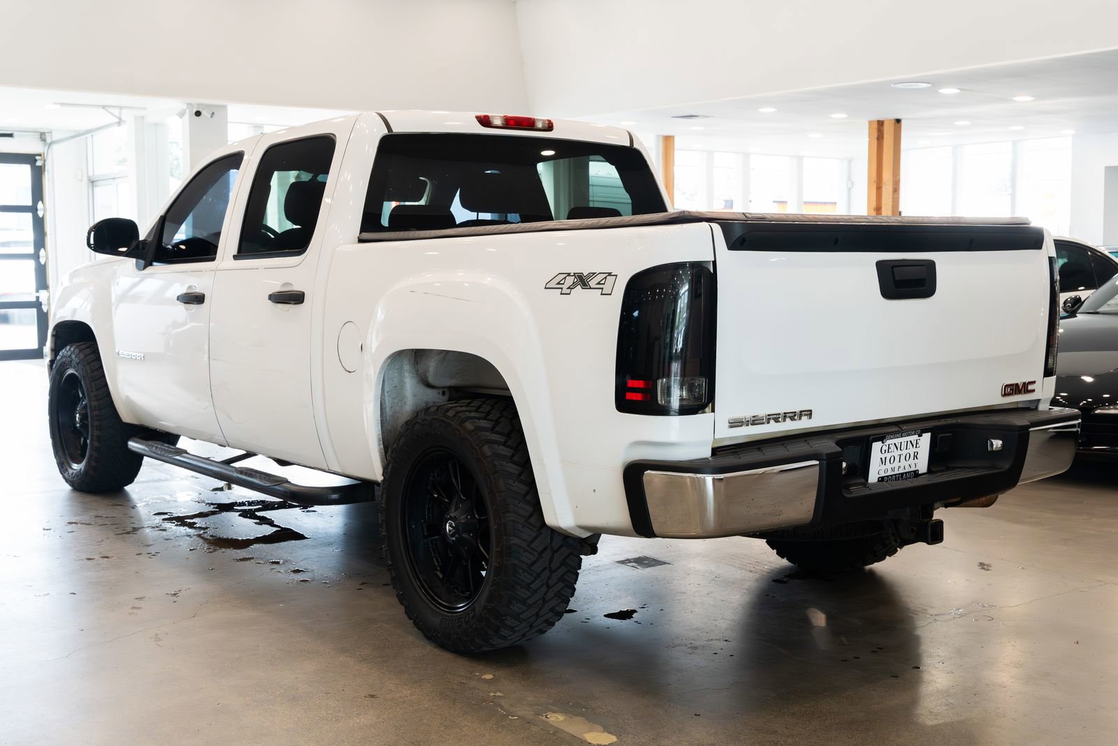 Used 2007 GMC Sierra 1500 W/T w/ Work Truck Preferred Package AWD/4WD image 6
