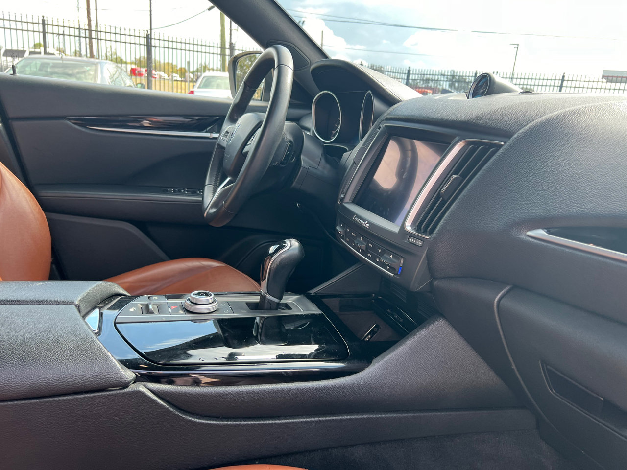 Used 2018 Maserati Levante image 76